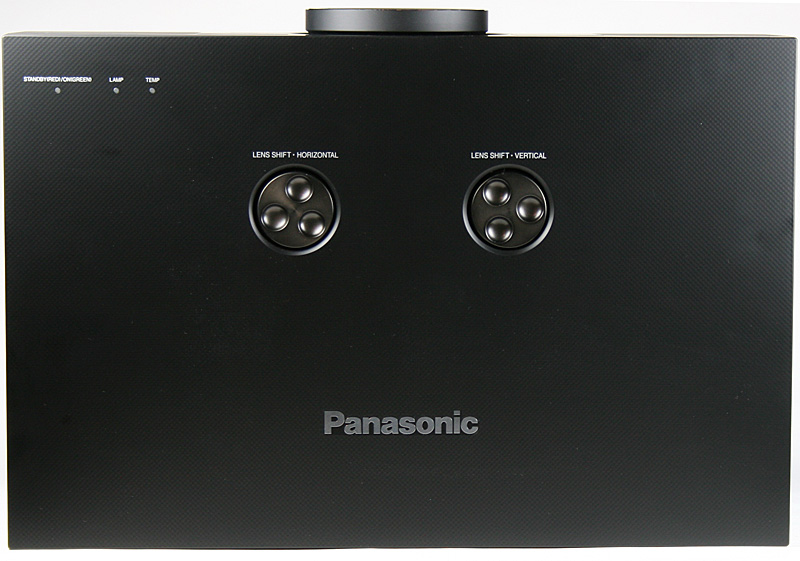 Illustration for article titled 1080p Smackmodo Pits Panasonic vs. Epson Projectors